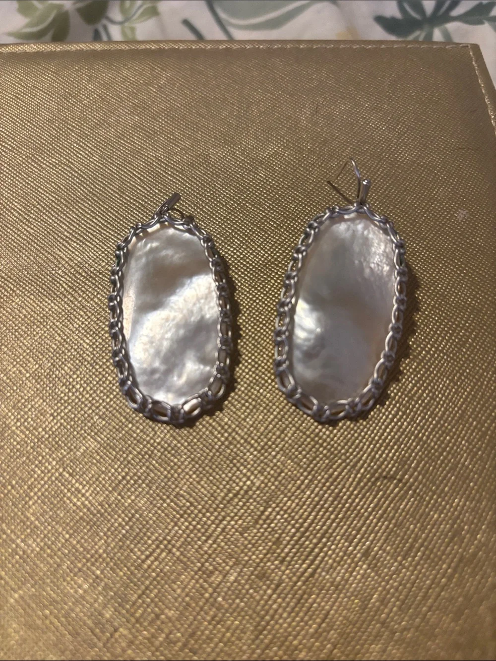 Kendra Scott Danielle- Mother of Pearl braided silver edges